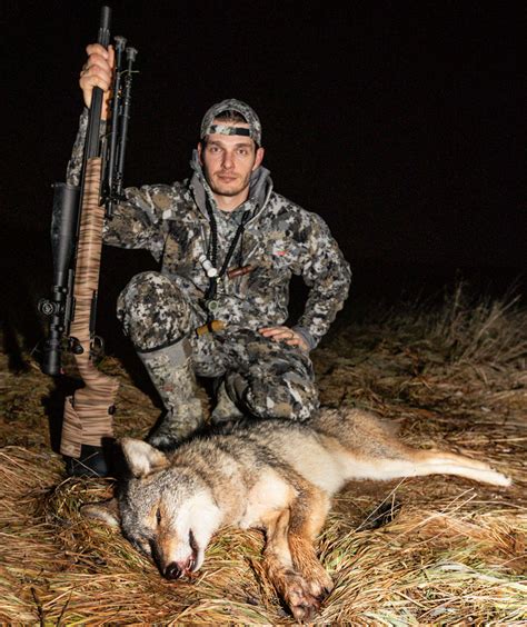 Choosing the Best Coyote Hunting Scope | DownWind Outdoros