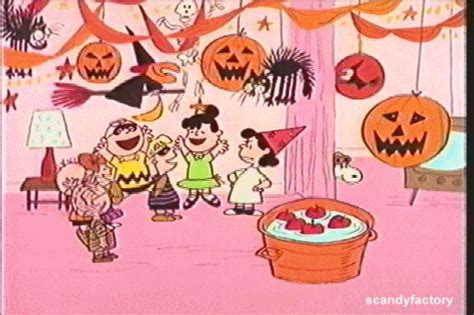 charlie brown halloween gif | WiffleGif