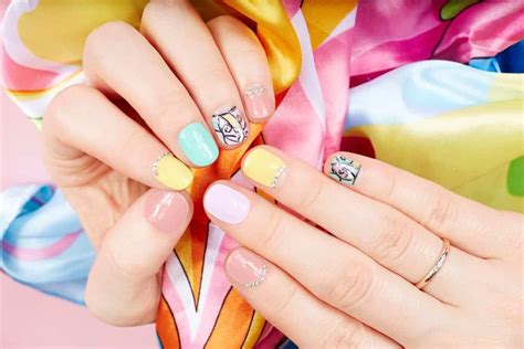 Top 131+ clear gel nails with design latest - songngunhatanh.edu.vn