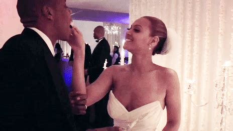 Beyoncé May Not Have Been a Fan of the Wedding Dress Her Mother Made Her | Vanity Fair