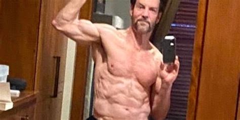 P90X Creator Tony Horton Reveals He’s Still Got Shredded Abs at Age 63 ...