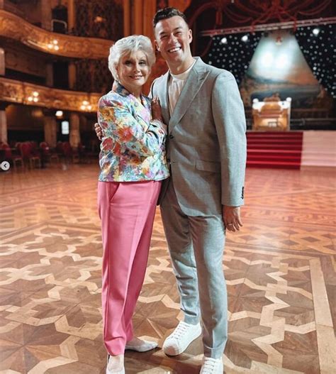 Angela Rippon suffers 'disaster' ahead of Strictly live show after ...