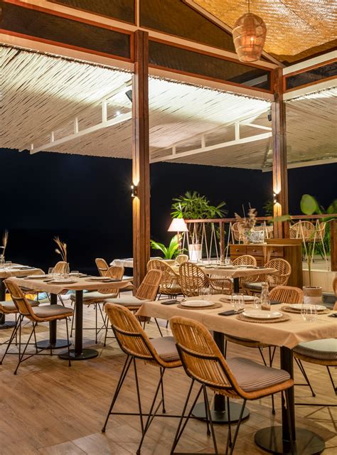 This Goa restaurant serves breezy tropical island style with brilliant sea views | Architectural ...