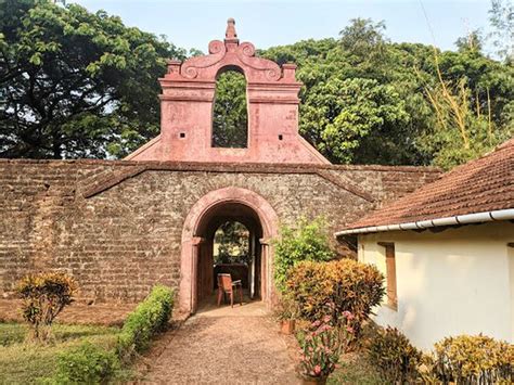 Best 4 Things to See in Thalassery Fort Kerala