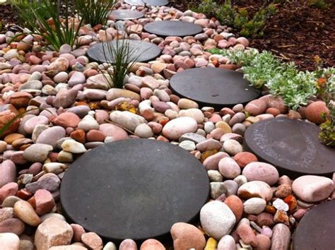 17 Creative Round Stepping Stone Designs For Your Beautiful Garden | Landscaping with rocks ...