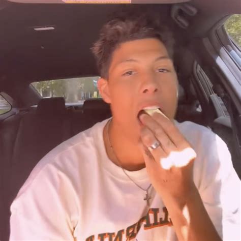 Chiefs’ Patrick Mahomes’ brother Jackson returns to TikTok – Total News