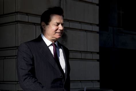 Paul Manafort Could Face New York Charges If Trump Pardons Him - Bloomberg