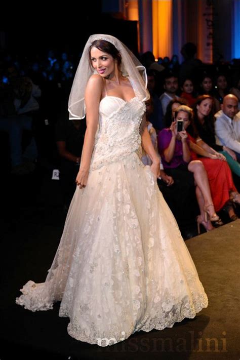 Malaika Arora Khan Bridal Fashion Week, Hindi Movies, India Fashion, Get The Look, Movie Stars ...