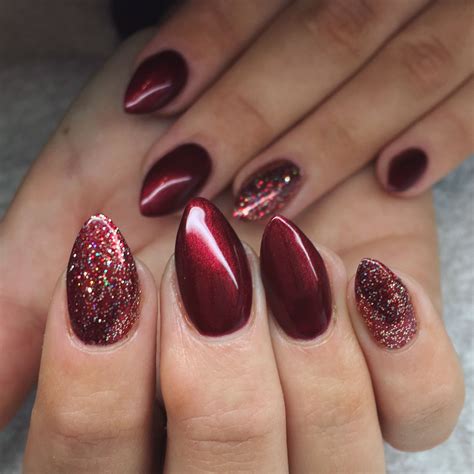 CND Shellac Lecente Glitter Winter Wonderland | Shellac nails glitter, Red shellac nails ...