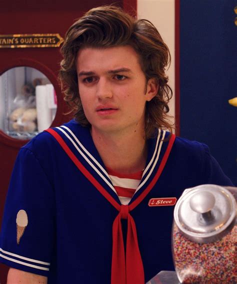 The Tiny Detail You Missed About Steve Harrington's Hair On "Stranger Things" | Stranger things ...