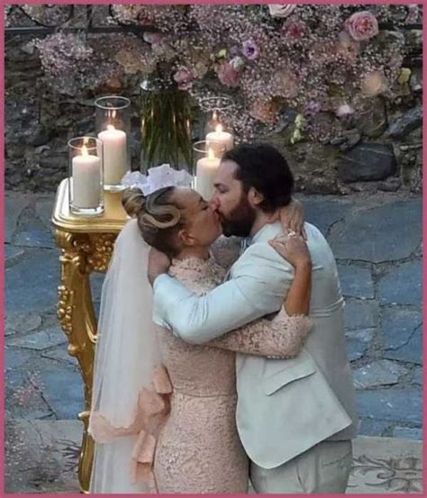 Sia and Her Boyfriend Dan Bernad Surprise Fans with a Portofino Wedding! – Married Biography