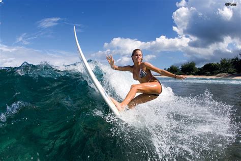 Alana Blanchard Surfing Style | A Star News & Gallery