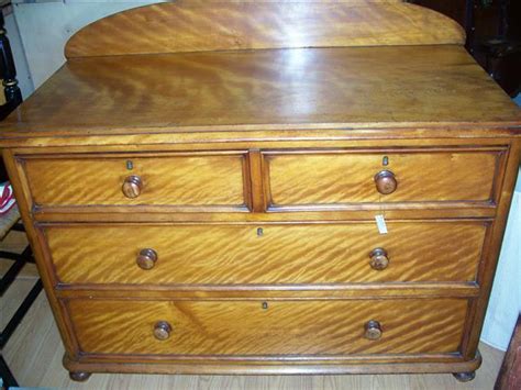 Antique Maple Dresser - Parkway Drive Antiques