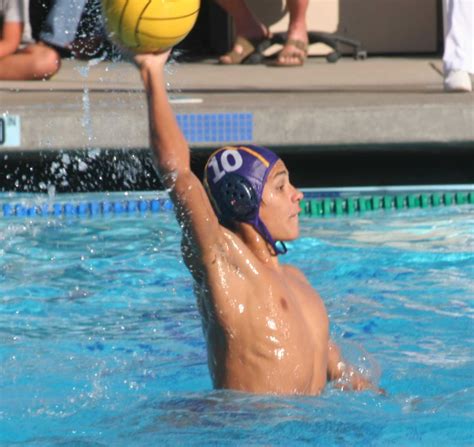 Boys Water Polo: Team faces tough defeat against Los Gatos High School – El Estoque