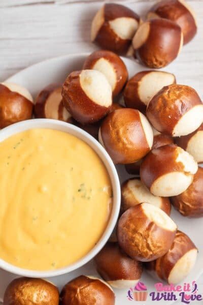 Easy Cheese Dip For Pretzels (Tasty, Cheesy, & Creamy Dipping Sauce)