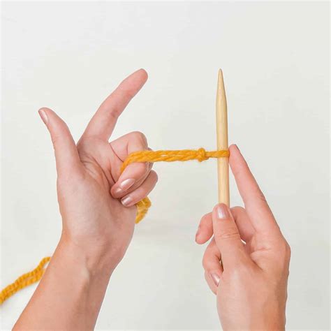 Long Tail Cast On Knitting Technique [7 Easy Steps]