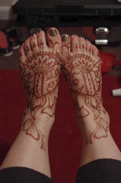 feet and ankles F | Henna designs, Fashion, Henna