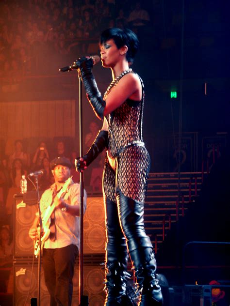 File:Rihanna-brisbane.jpg - Wikipedia