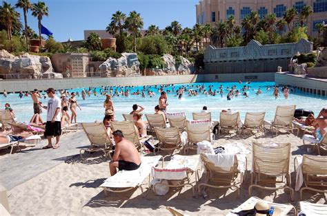 Mandalay Bay Beach And Pool Area | Photos By Jon Barnes