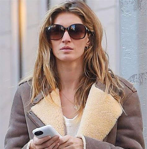 Which sunglasses best fit YOUR face shape?: Gisele Bundchen in curvy ...