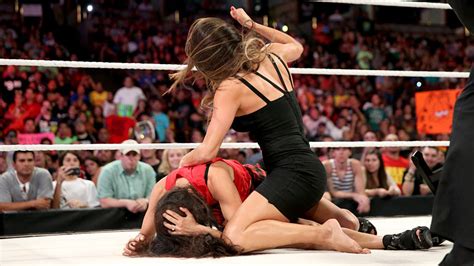 Behind the Nikki Bella and Brie Bella WWE Feud: What Really Happened ...