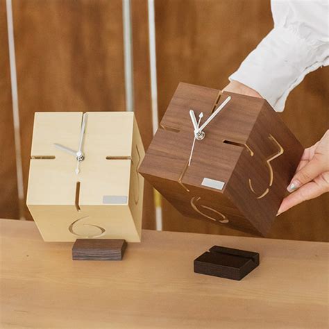 Cube Desk Clock - Handmade - Walnut - Wood - ApolloBox