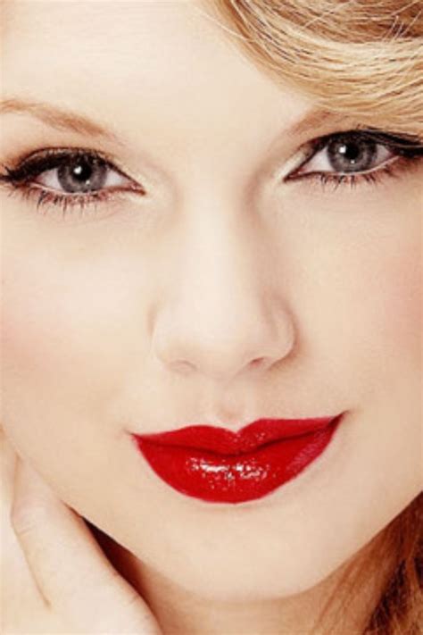 Taylor Swift's Red Lipstick(: | Taylor swift | Pinterest