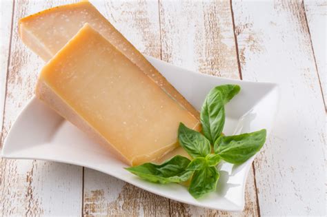 French Cheese Guide: Comté | Taste of France