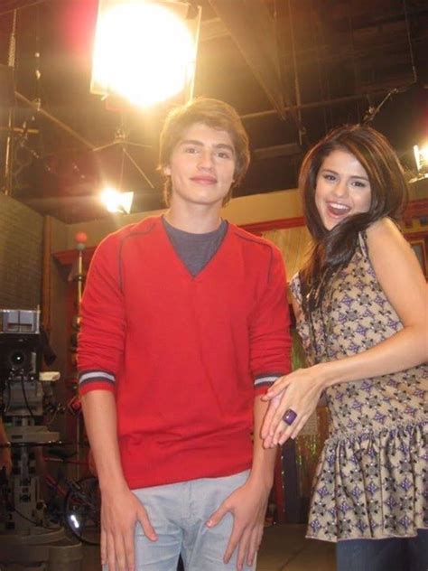 Behind the scenes of Wizards Of Waverly Place (Selena Gomez and Greg ...