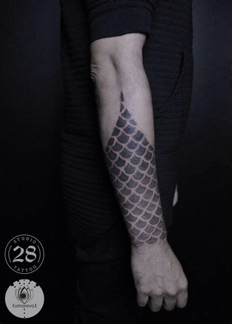 Фото тату Екатерина Курманова | Fish scale tattoo, Scale tattoo, Under skin tattoo