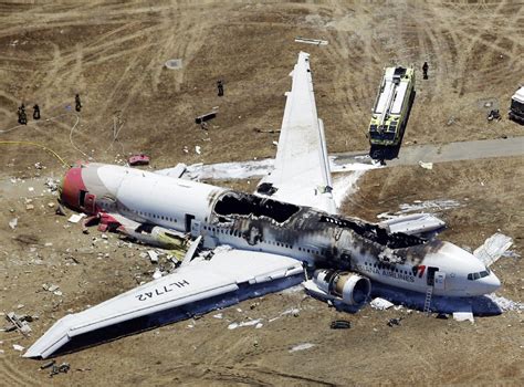 San Francisco plane crash survivors offered $10,000 by Asiana Airlines ...