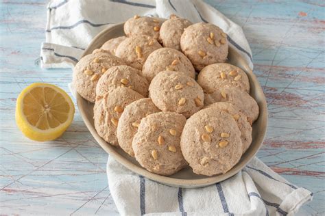 Pine Nut Cookies: the recipe for typical Italian biscuits