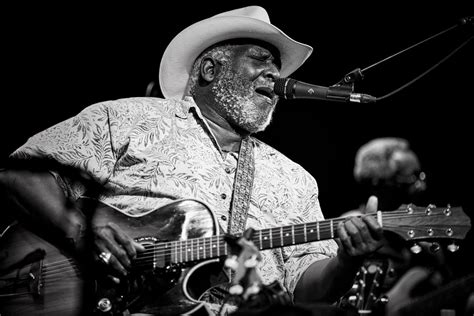 Taj Mahal on Working with Howlin’ Wolf, Muddy Waters, the Rolling ...