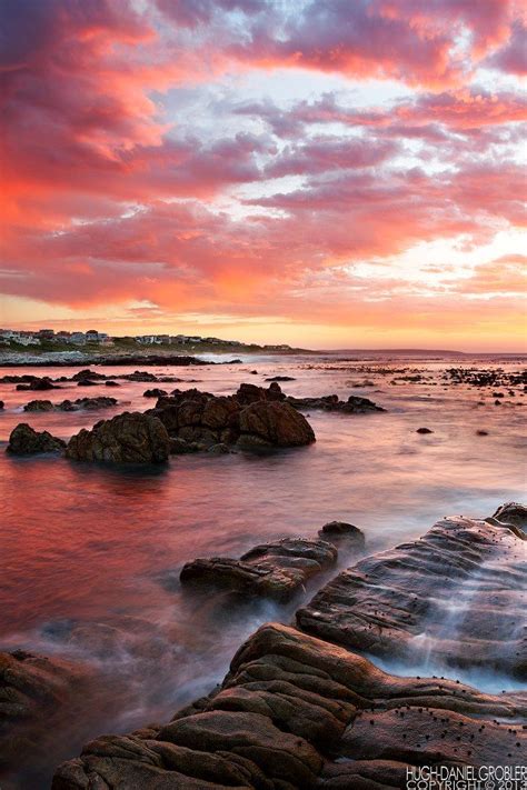 Another awesome pic taken by Hugh-Daniel Grobler. Stanford, Cape Whale Coast, South Africa ...