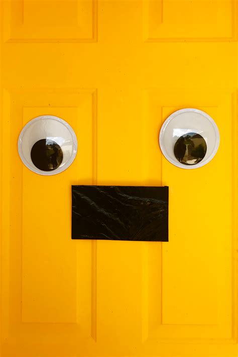 Super simple Monster door - Minimalistic Halloween decor — So Many Hoorays!