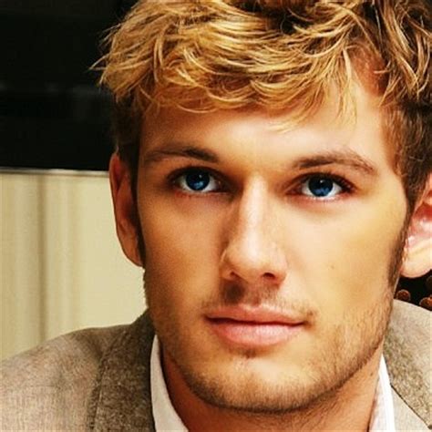 Do you think Alex Pettyfer(Beastly, Wild Child, I Am Number 4, ETC)looks a bit like a real life ...