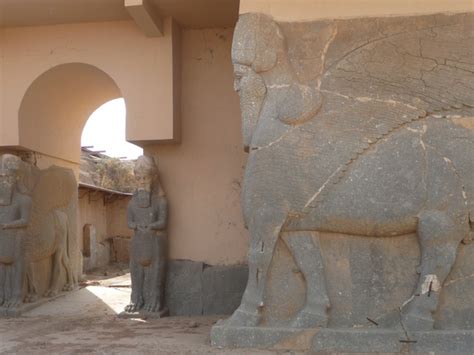 Nimrud, Northwest Palace of Aššurnasirpal II, Facade - Livius