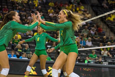 PHOTO GALLERY: Oregon Volleyball vs. Duquesne | KMTR