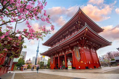 Menelusuri Sejarah dan Keunikan Kuil Sensoji Asakusa Jepang