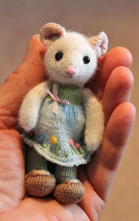 Soo cute! Knitted by Joanne Livingston Pattern from https://www ...