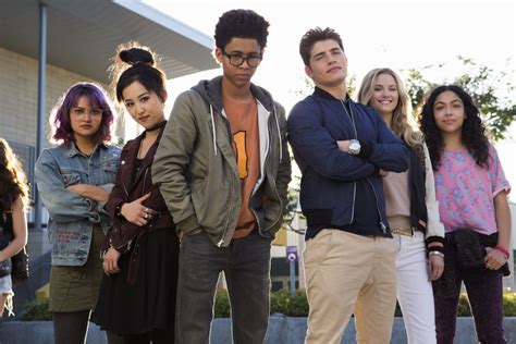 The Costumes in Marvel's New Teen Superhero Series, 'Runaways,' Include ...