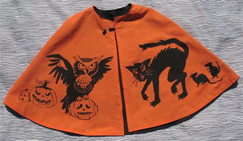 A Land of Enchantment | halloweenmagic: Child’s Halloween Cape.