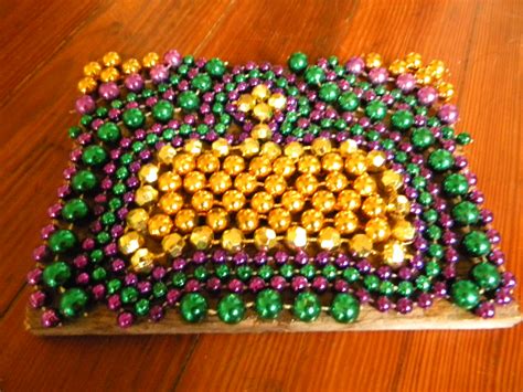 Make A Thing: Jessica's Mardi Gras Crafts | Autostraddle