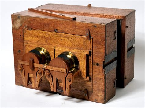 ANTIQUE CAMERA | OLD TOWN HALL AUCTION: INTERESTING SMALLS | Online Auction | Gardner Galleries