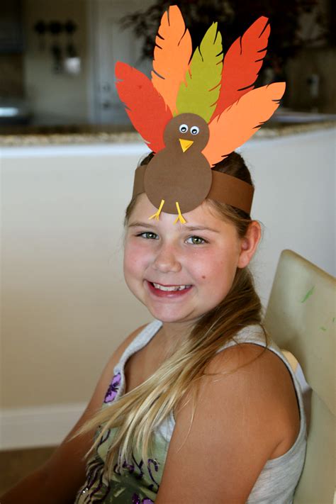 Turkey Hat Craft: Our Favorite DIY Turkey Headband - MomDot | Thanksgiving headband craft ...