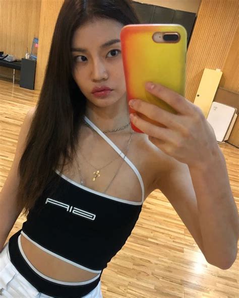 #kpop #solo #anda #comeback | Ygx entertainment, Kpop, Mirror selfie