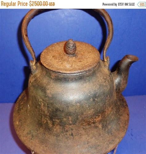 Antique Japanese Edo Period (1603 - 1867) large cast iron tea kettle pot w. "Bell" shape Cast ...