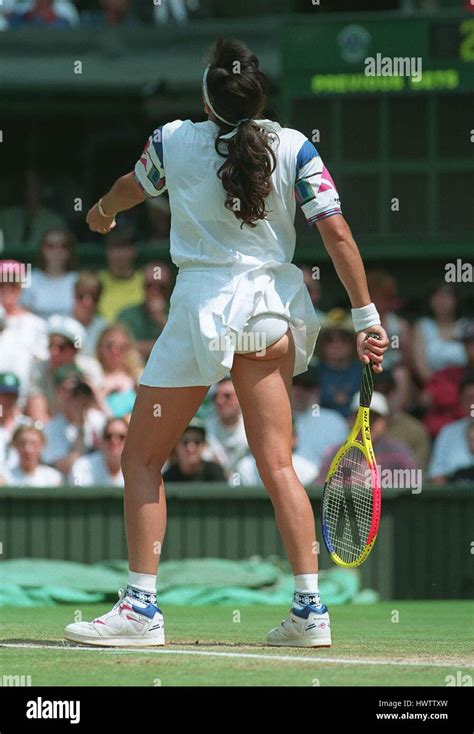 GABRIELA SABATINI WIMBLEDON 05 July 1995 Stock Photo - Alamy