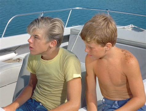 ‘Flipper’ (Season 1): ’60s favorite still loaded with family-friendly adventure | Drunk TV