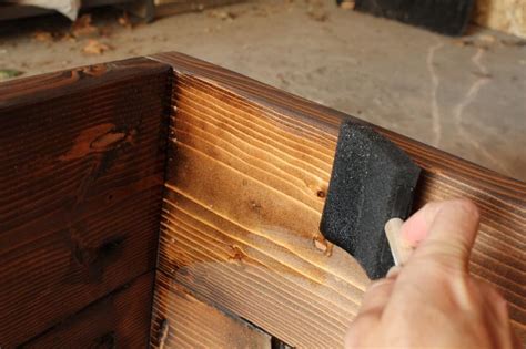 How to Stain Wood: A Basic Guide